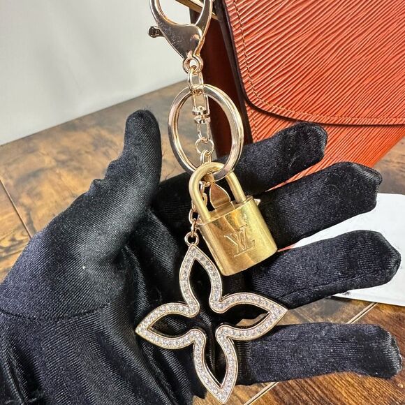 Louis Vuitton Brown Epi Leather Art Deco Clutch Bag - Picture 16 of 16